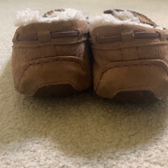 UGG Dakota suede moccasins size 10 - Picture 4 of 8
